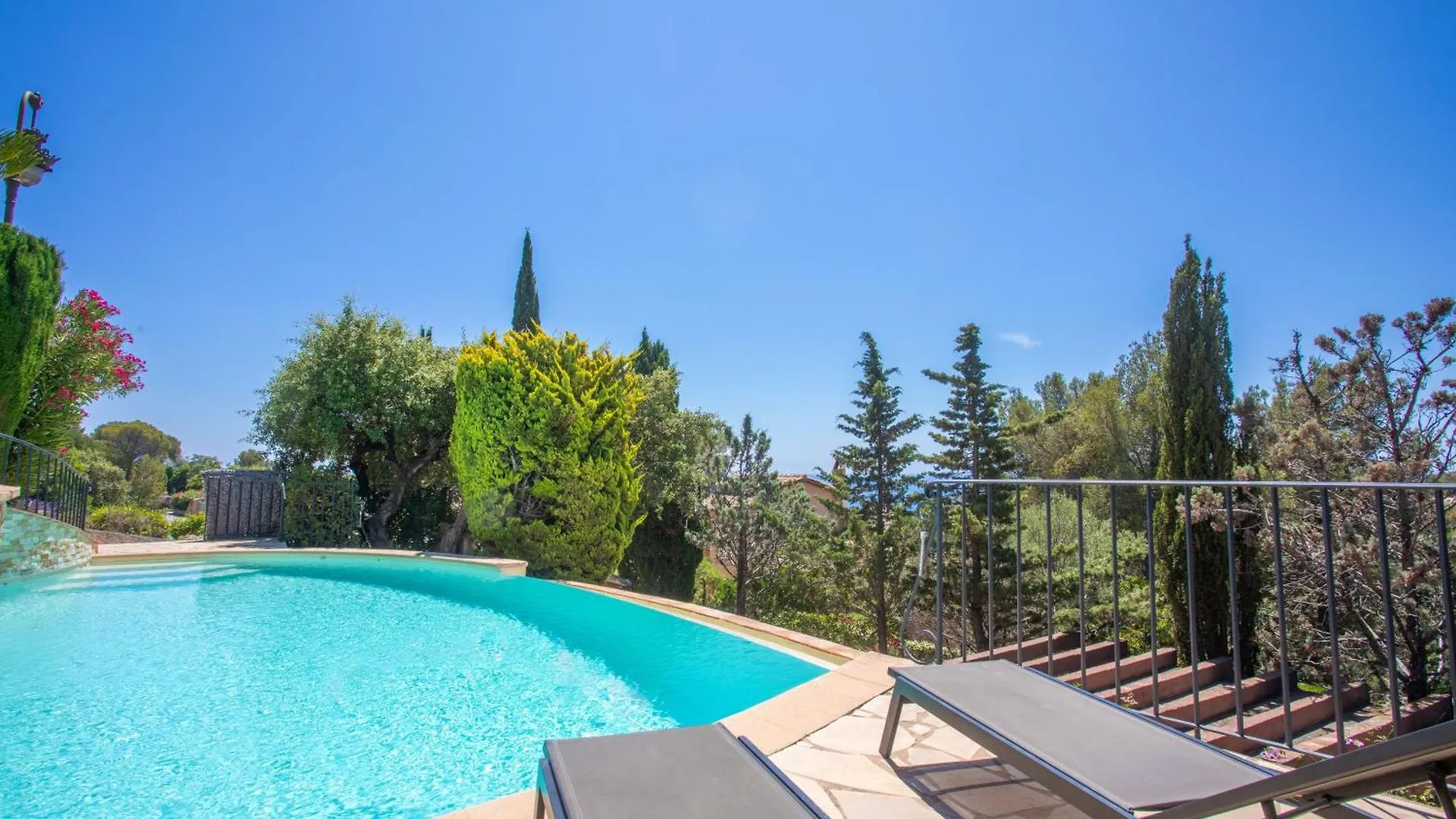 Villa - La Colline Saint-Raphael  0*, Saint-Raphael (Var)