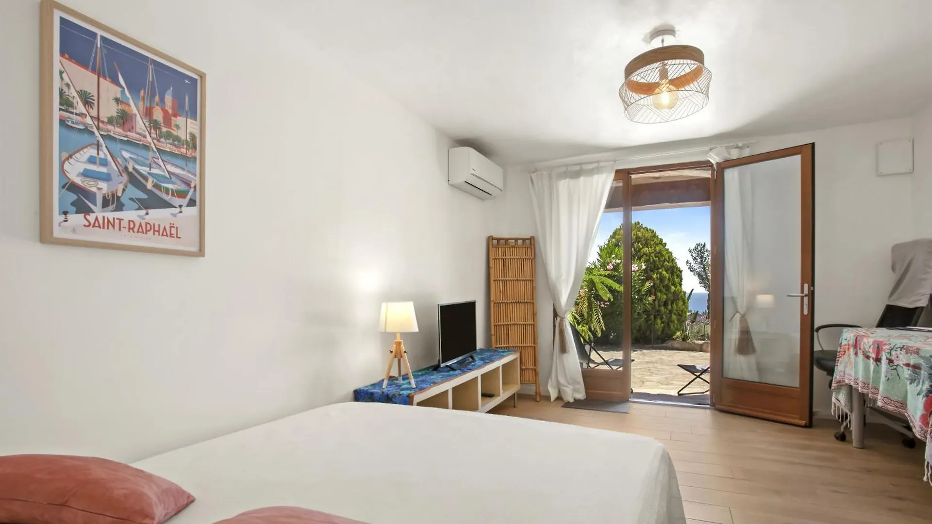 Villa - La Colline Saint-Raphael  0*, Saint-Raphael (Var) France